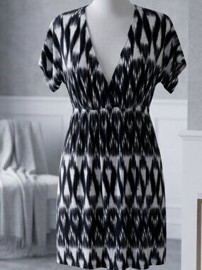 A.N.A. A New Approach Ikat Print V-Neck Babydoll Mini Dress Black White Small S